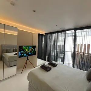 Casa Olmi In Shoreditch , London United Kingdom