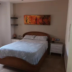 Piso En El Centro De Con Garaje Incluido Gratis , Granada Spain