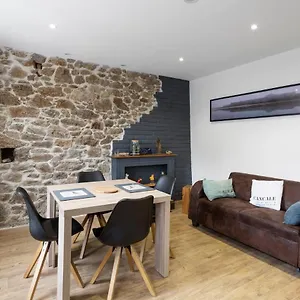 Les Bois Flottes Apartment